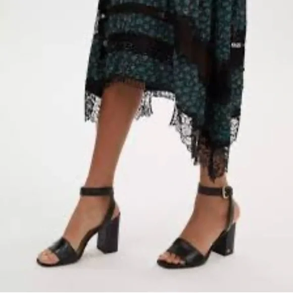 NWT Coach Shelby Sandal. $228 - Picture 4 of 14